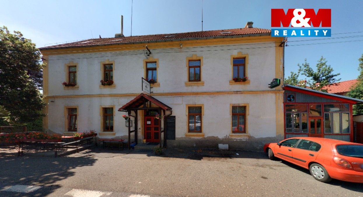 Želízy pohled od silnice