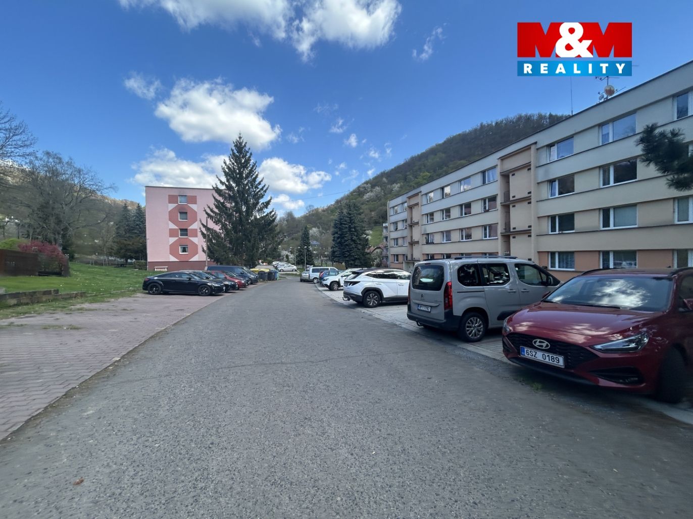 parkování před domem