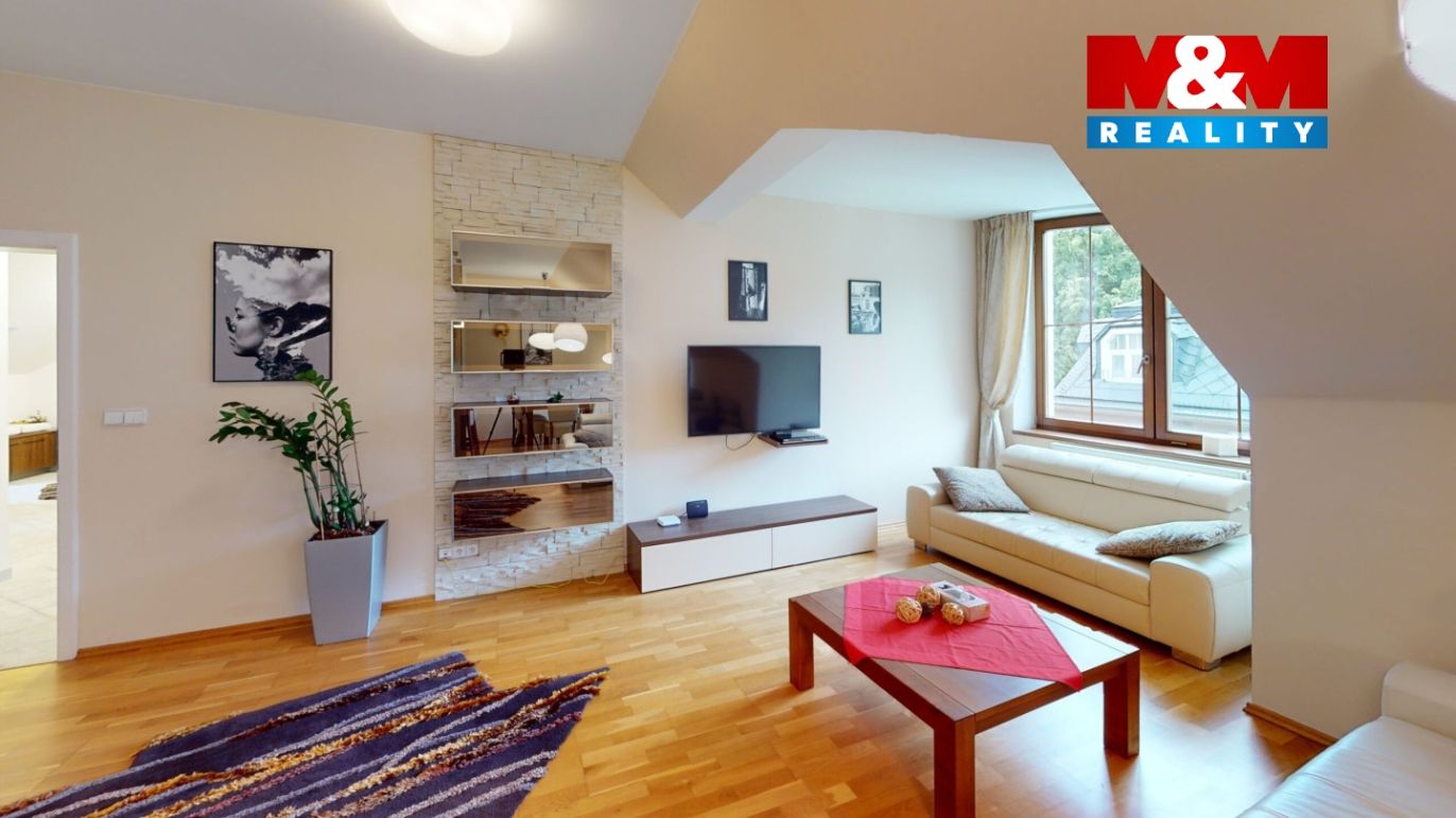 Byt-3kk-111m2-Moravska-Karlovy-Vary-Living-Room-scaled.jpg