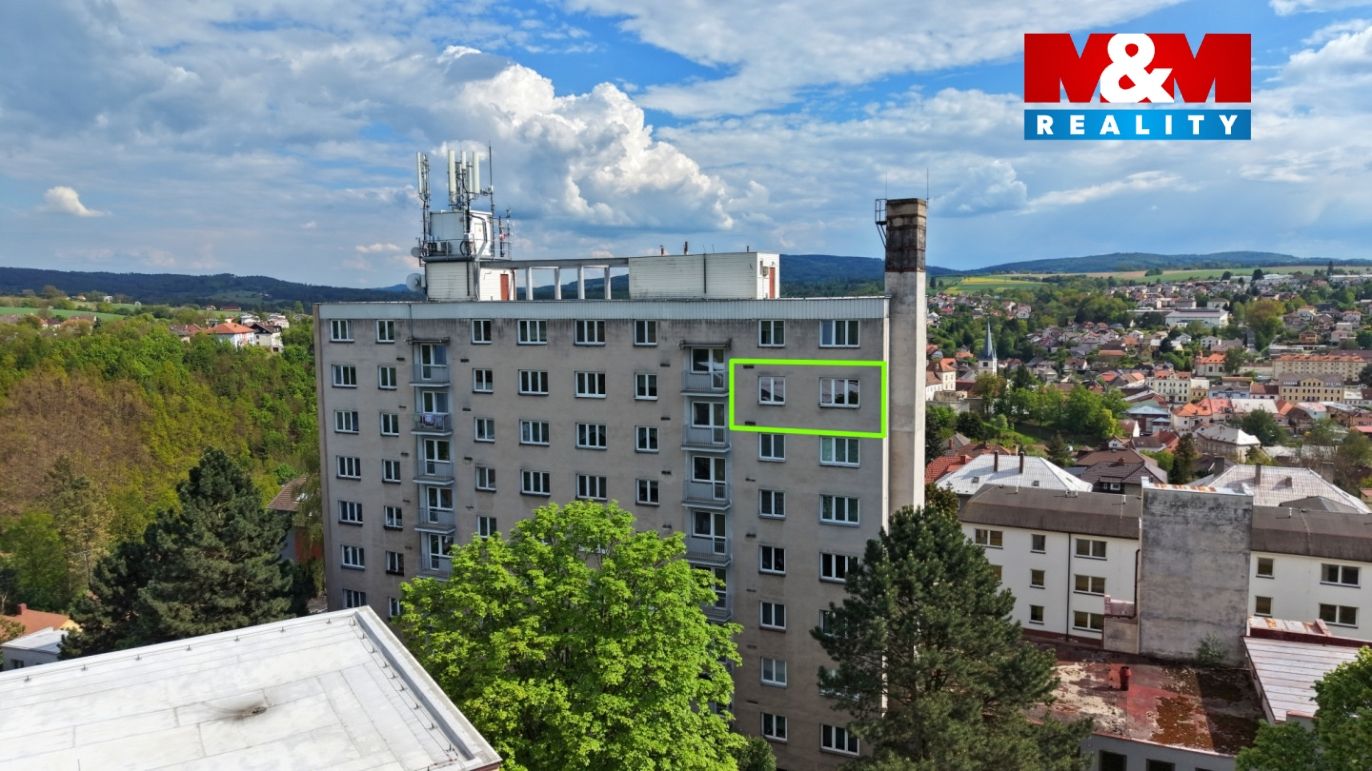 dům a okolí