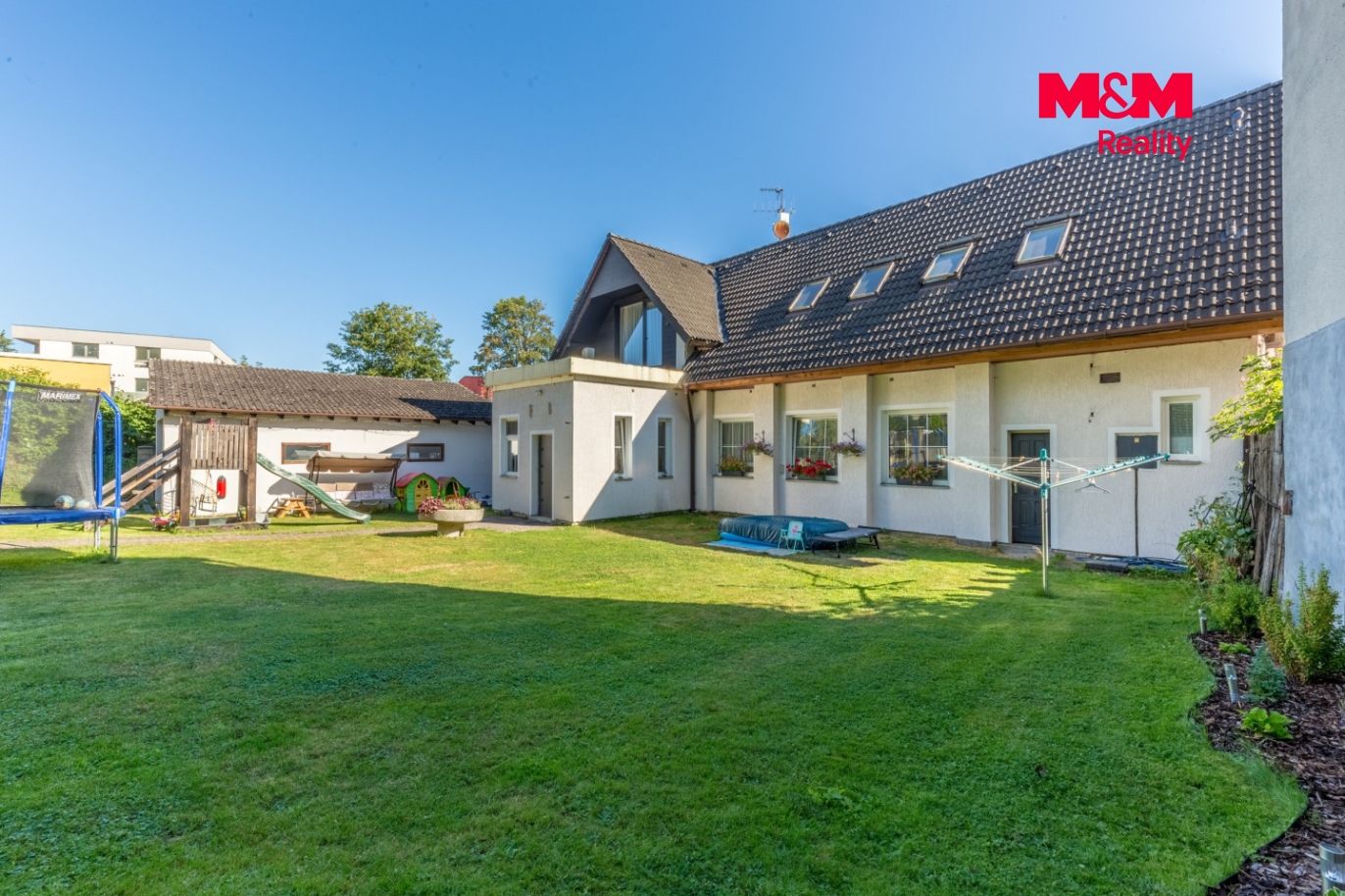 Dům