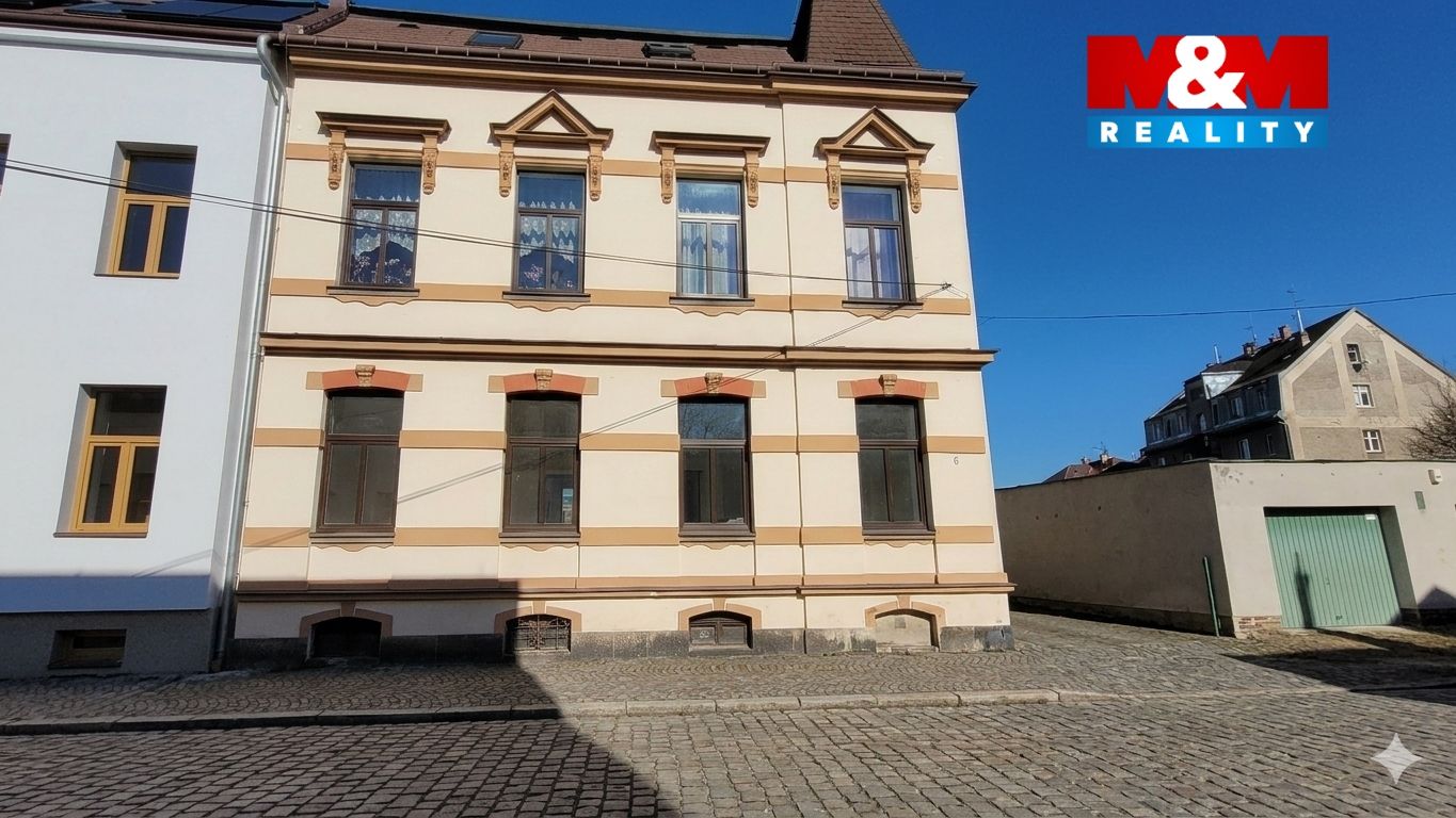 Dům