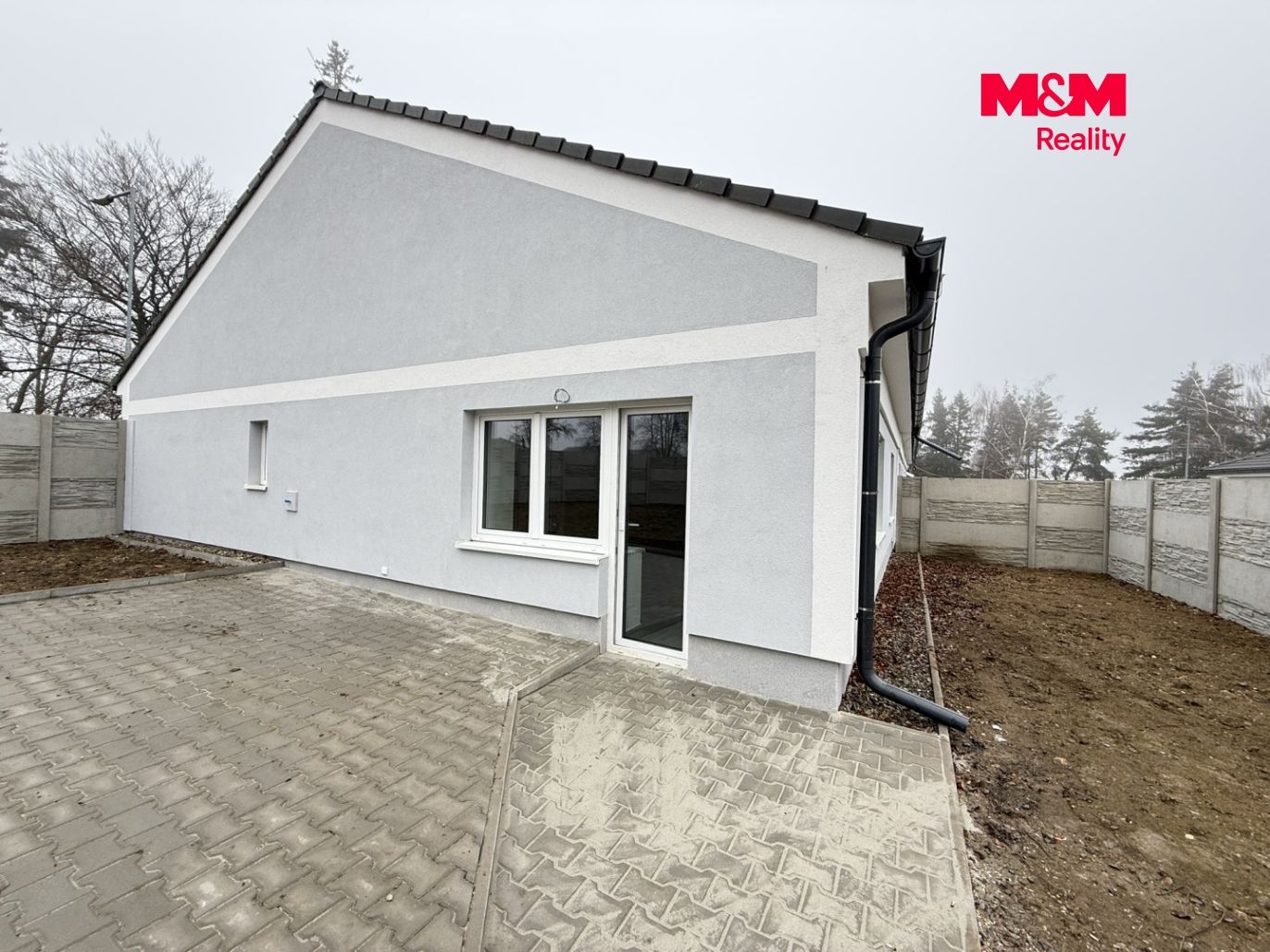 Dům