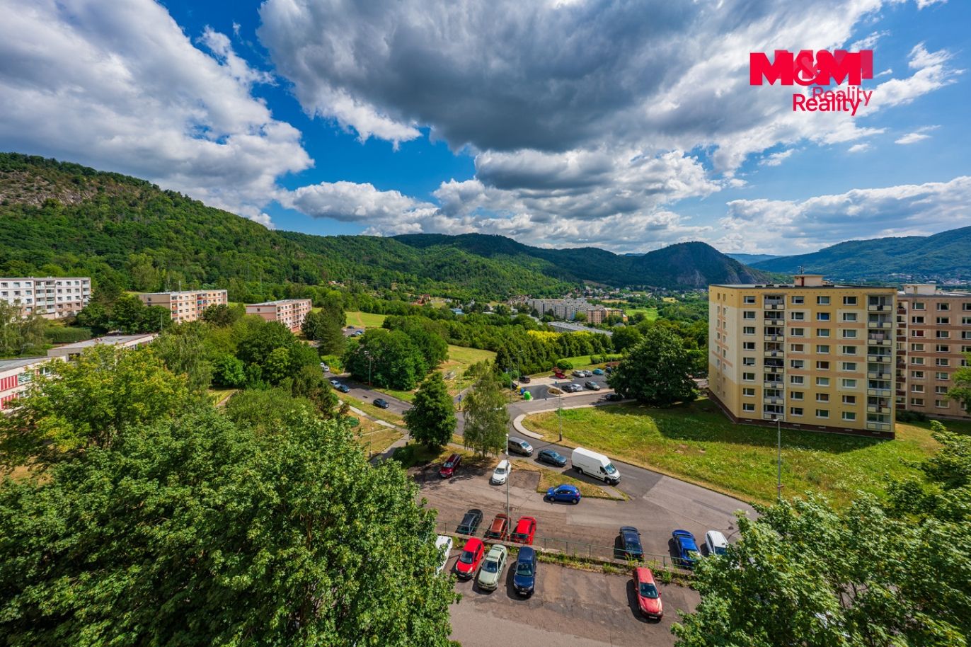 Pohled na dům a okolí