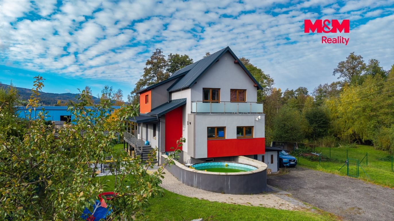 Dům