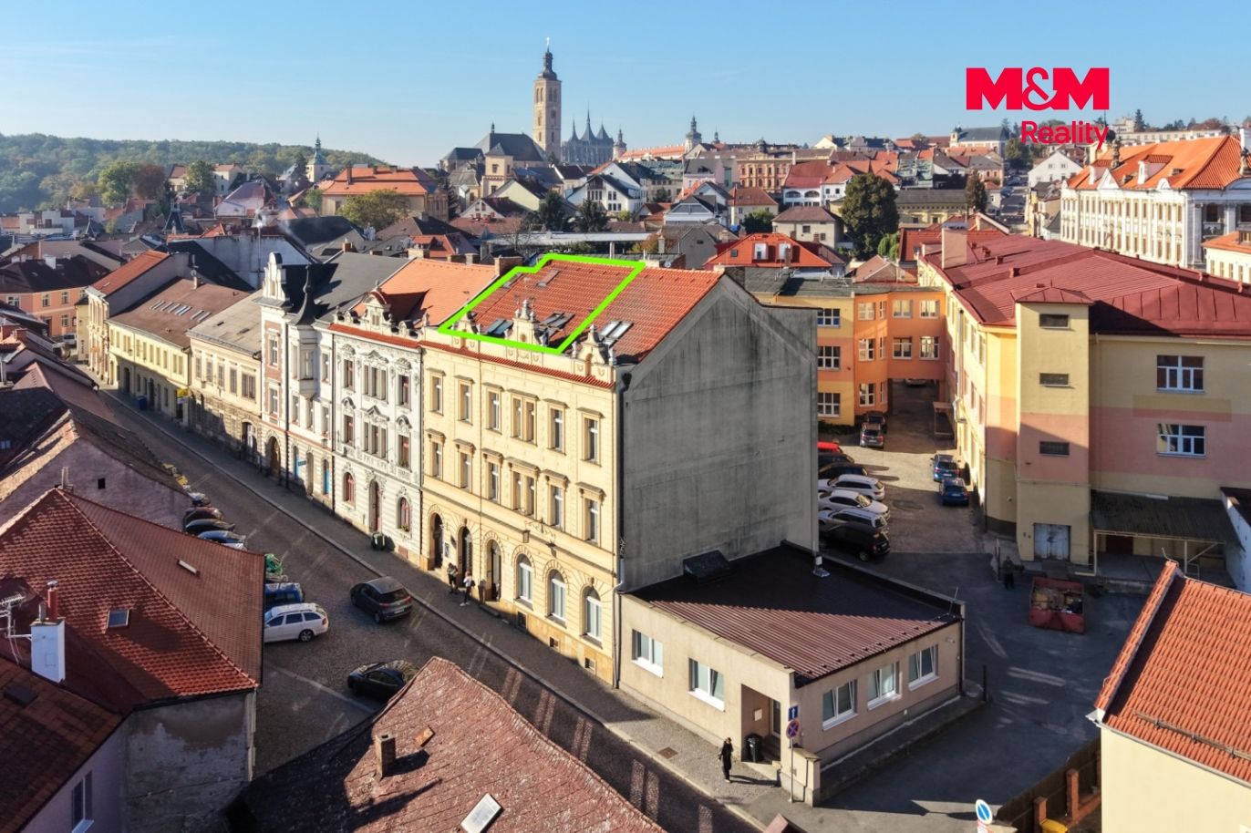 Dům a okolí