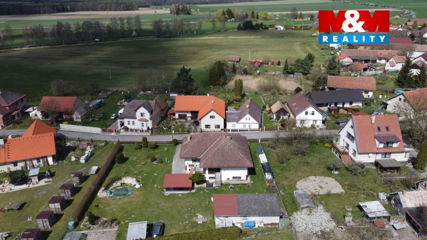 rodinný dům s pozemkem