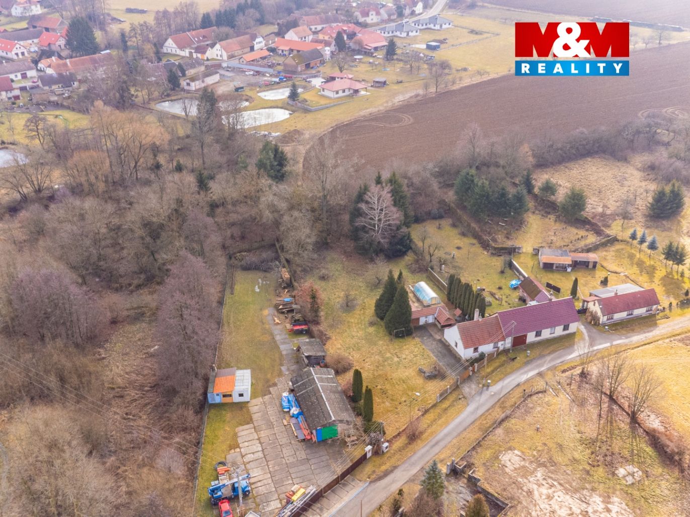 POZEMEK NACERADEC DRON11.jpg