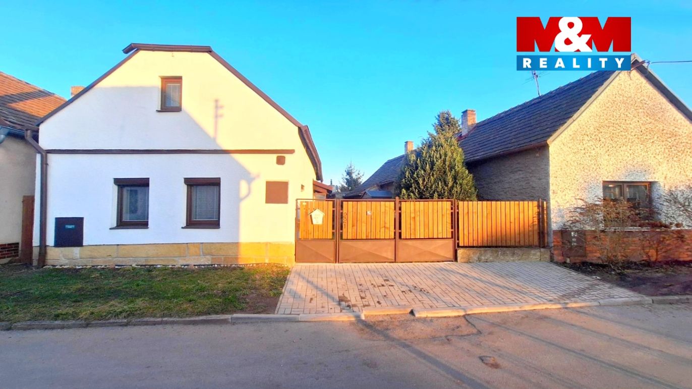 Dům