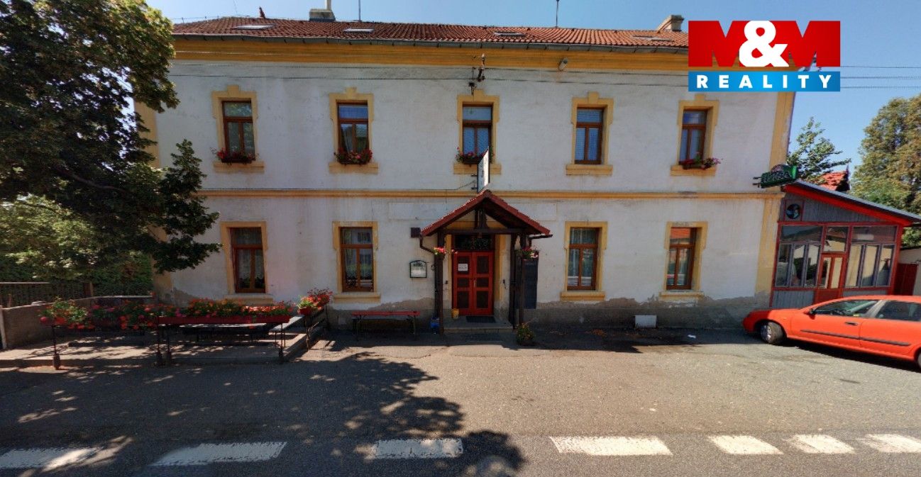 Želízy pohled od silnice