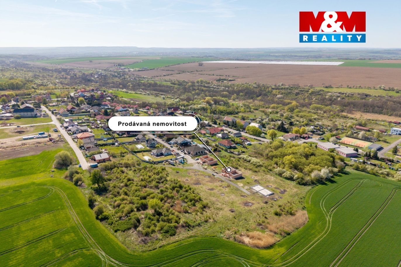 Pohled na nemovitost a okolí