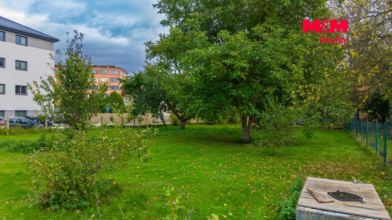 pohled na pozemek
