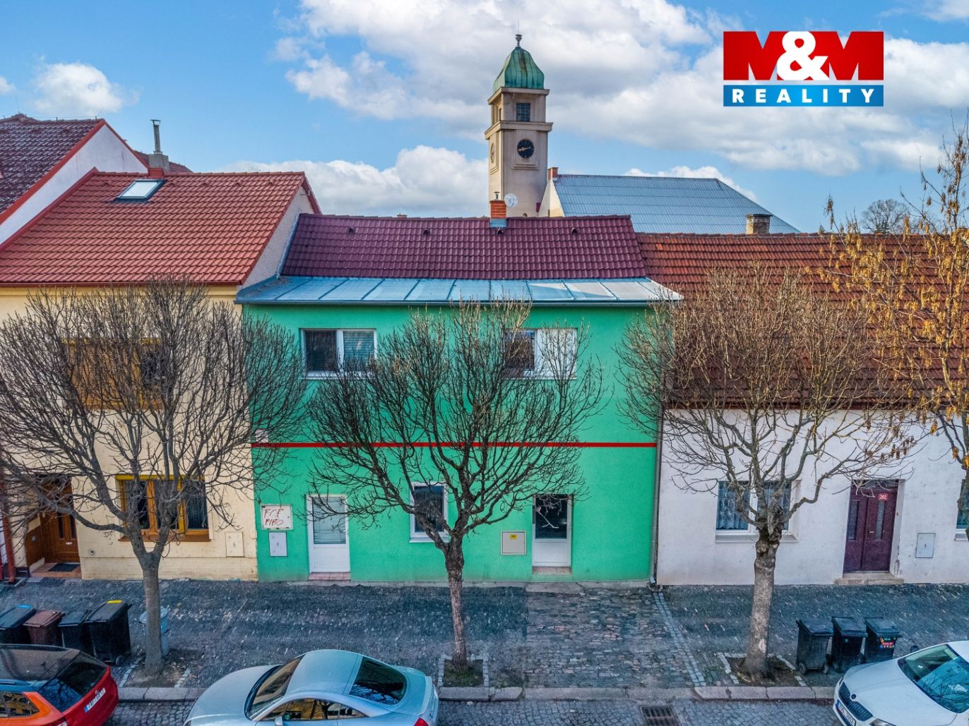 Dům
