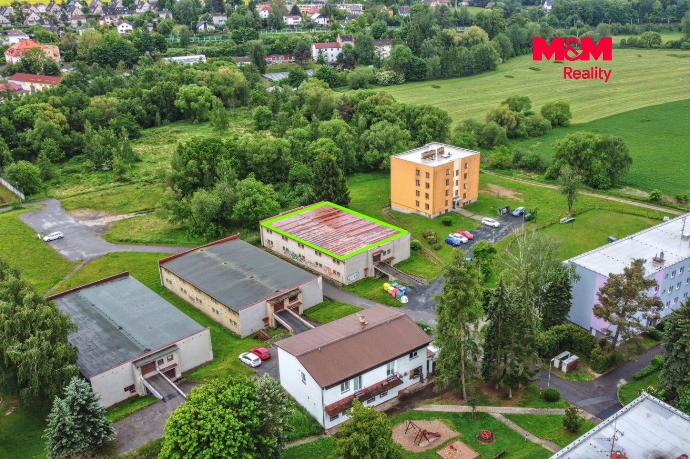 garáž a okolí