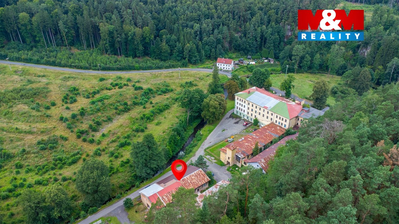 Pohled na halu
