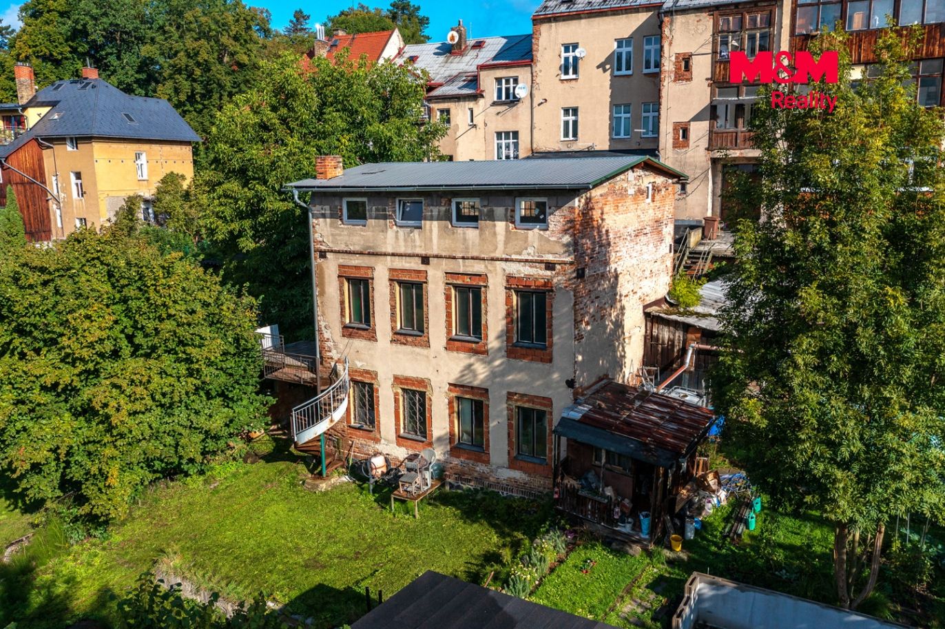 Dům
