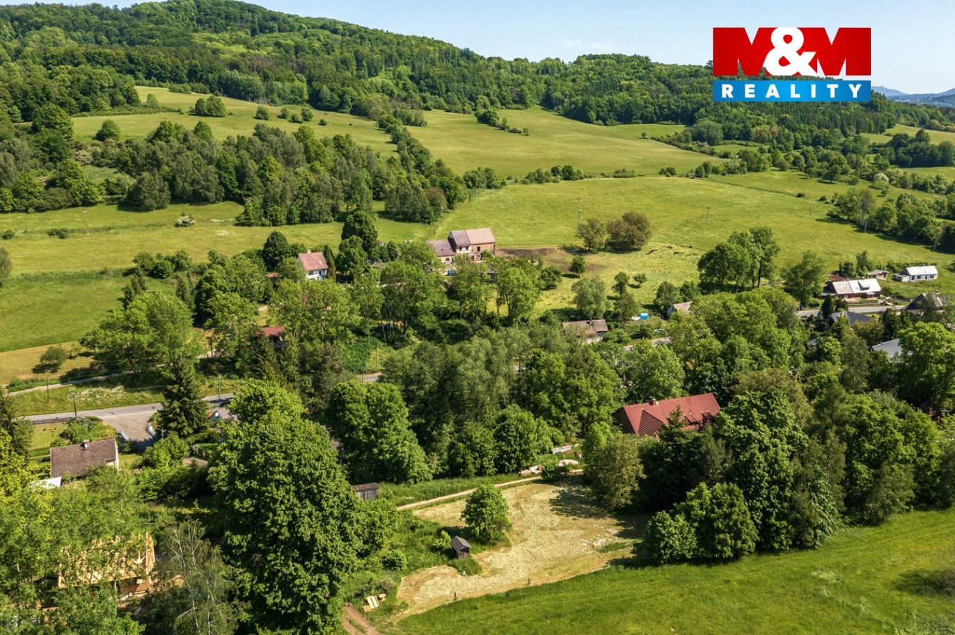 Pohled na pozemek