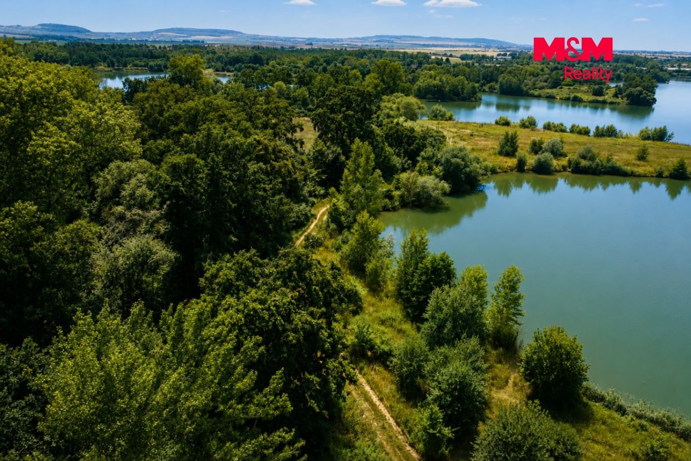 Pozemek u pískovny