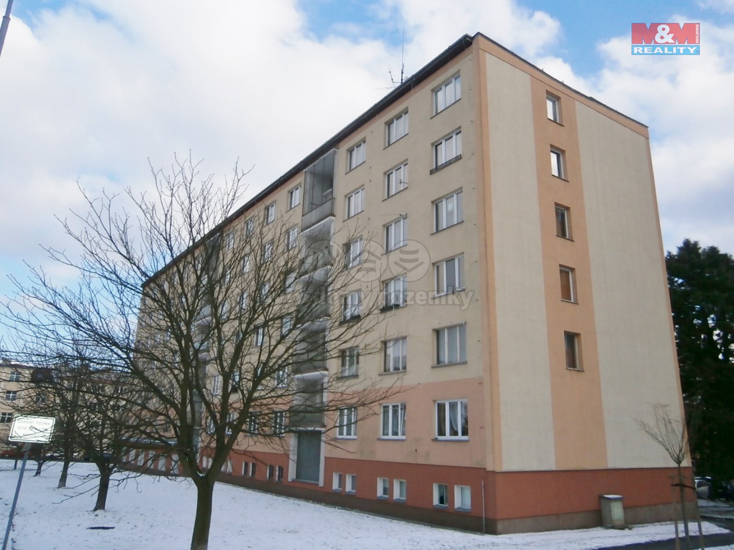 Prodej, byt 1+kk, Karlovy Vary, 18 m2, ul. Fibichova