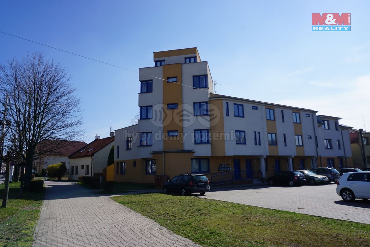 Prodej, byt 1+kk, 30 m2, Pardubice - Na Drážce