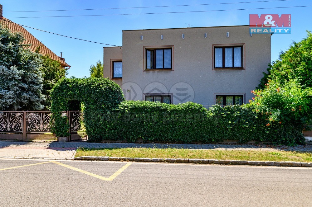 Prodej, rodinný dům, 5+1,1605 m2, Pardubice - Staré Hradiště