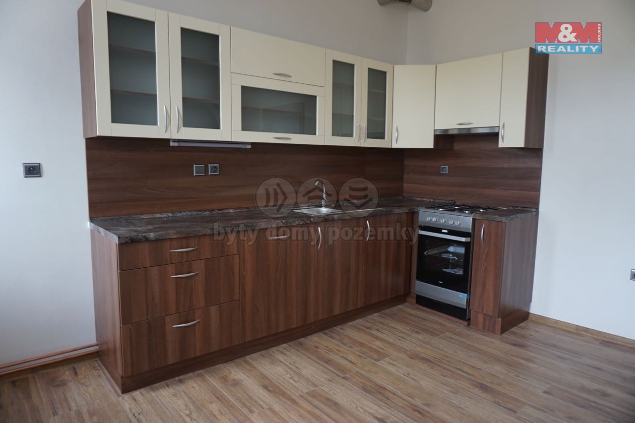 Prodej bytu 2+1, 72 m², Pardubice, ul. K Višňovce