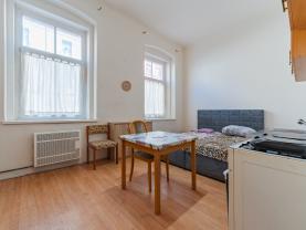 Prodej bytu 1+kk, 26 m², Cheb, ul. Mánesova