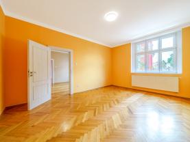 Prodej bytu 4+1, 99 m², Karlovy Vary, ul. Závodu míru
