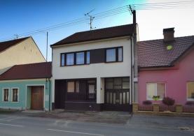 Prodej, rodinný dům 4+1, Velké Bílovice u Břeclavi