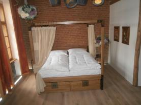 Pronájem, hotel, Uherské Hradiště, ul.Mariánské náměstí