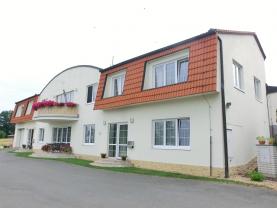 Pronájem, byt 1+kk, Zvěrotice
