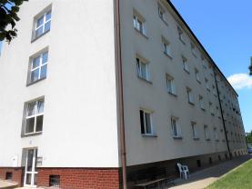 Pronájem, byt 1+1, 31 m2, Chvaletice, ul. Obránců míru