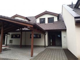 Pronájem, rodinný dům 5+kk, 211 m2, Moravany u Brna