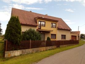 Prodej, rodinný dům 5+2, 2.961 m2, Pokřikov