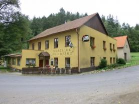Prodej, restaurace a rodinný dům, pozemek 6394 m2, Desná