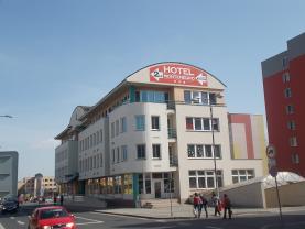 Pronájem, obchodní prostory, 200 m2, Bruntál