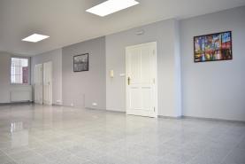 Pronájem, komerční prostor, 139 m2, Zlín, ul. Lešetín