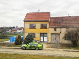 Prodej, rodinný dům 3+1, 817 m2, Letonice