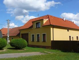 Prodej, rodinný dům, 4251 m2, Břežany