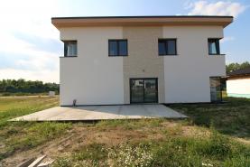 Prodej, rodinný dům 7+1, 220 m2, Milovice