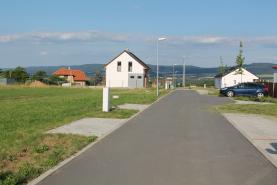 Prodej, stavební pozemek 1009 m2, Lhotka u Hořovic