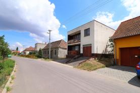 Prodej, rodinný dům 6+1, 689 m2, Šatov