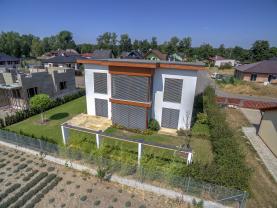 Prodej, rodinný dům 6 + 2kk, 436 m2, Břehy