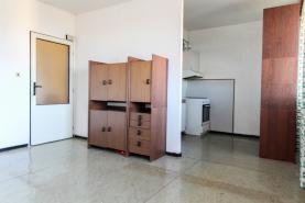 Pronájem, byt 1+kk, 33 m2, Kladno, ul. Čs. armády