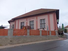 Pronájem, restaurace s bytem 3+kk, Svinaře