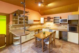 Prodej, cihlový byt 4+1, 118 m2, OV, Plzeň
