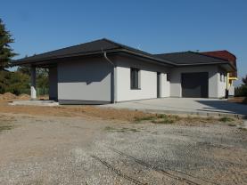 Prodej, rodinný dům 4+kk, 908 m2, Makotřasy