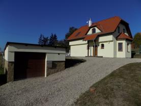 Prodej, rodinný dům 4+1, 960 m2, Neumětely