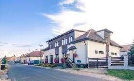 Prodej, Restaurace, Gastrovýroba, 504 m2 a byt 7+1, Chrást