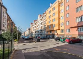 Prodej, byt 1+1, 47 m2, Praha, ul. Jeseniova